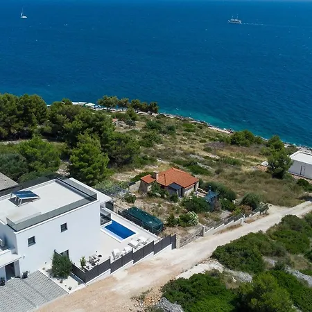 Casa vacanze Maca - Pool An View Traù